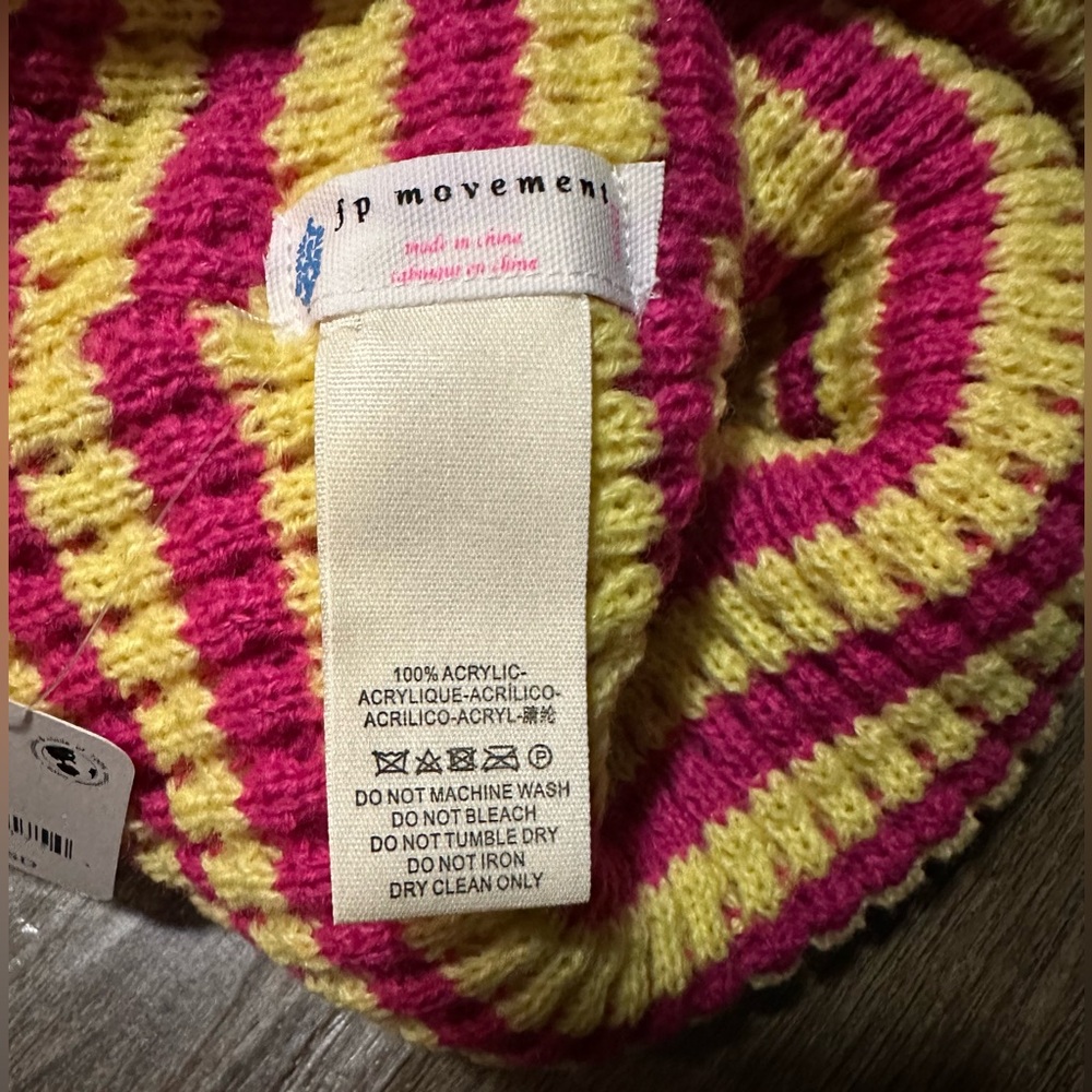 Free People Movement Stripe It Up Cool Down Beanie in Pink Lemonade. NWT - Picture 10 of 12